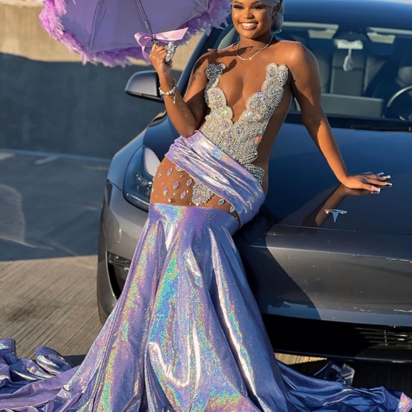 2k24 Prom Dress - Picture 1 of 3